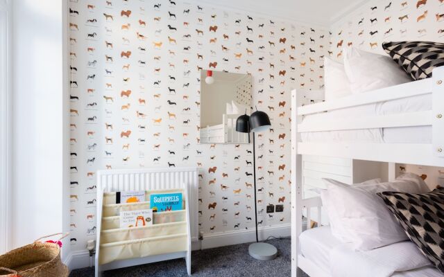 The South Kensington Place - Modern & Bright 4bdr Townhouse