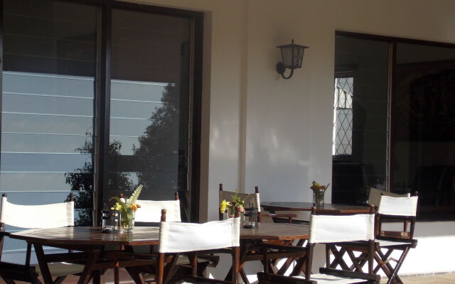 Bizafrika Guest Lodge & Conference Center