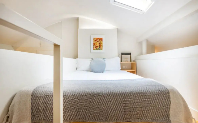 Oporto Loft with Mezzanine