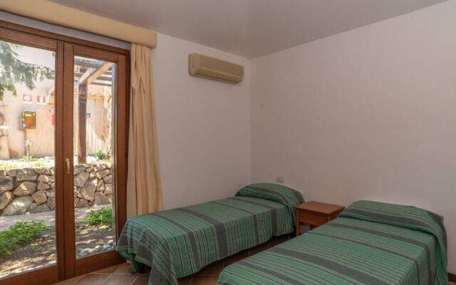 Corbezzolo 10 - Vista Village