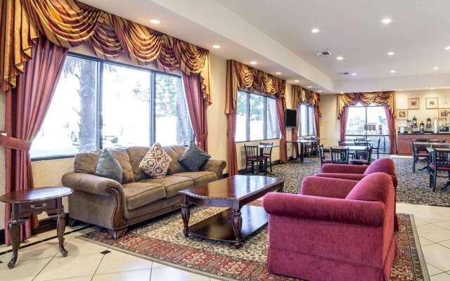 Comfort Inn & Suites Las Vegas - Nellis