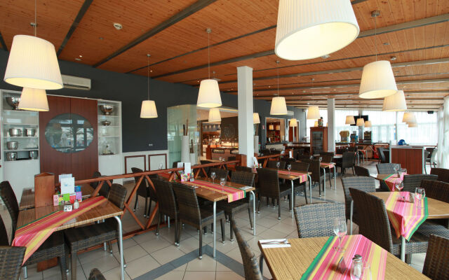 Grupotel Playa Feliz