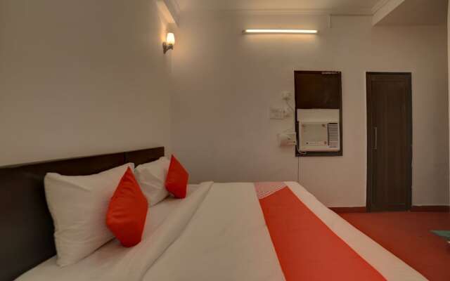 Oyo Flagship 30552 Sector 53