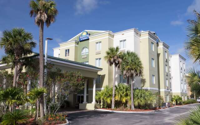 Days Inn & Suites by Wyndham Fort Pierce I-95