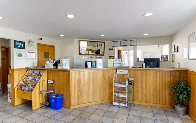 Hotel Osage Beach by the Lake of the Ozarks