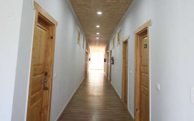 Le Roi Floating Huts & Eco Rooms