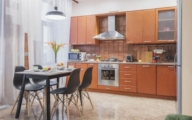 GM Apartments roomy mansion at Arbat