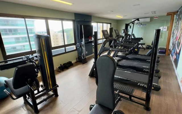 Academia/Garagem/ Piscina : a 300 m do Farol