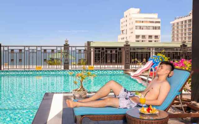 The Sail Hotel - My Khe Beach