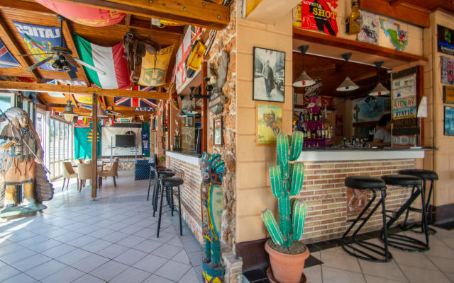 Ikaros Hotel