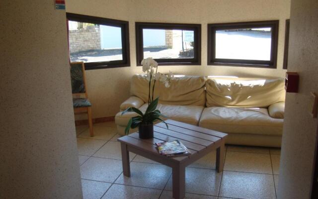 H¿tel-Restaurant Le Calice Du Gevaudan - A75