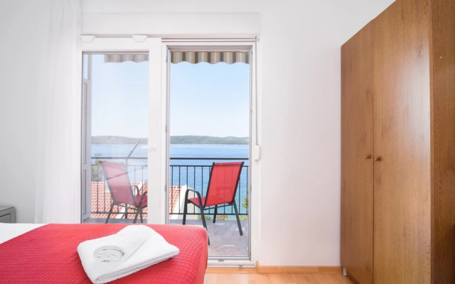 A1-apt w. Shared Pool & Balcony,next to the Beach