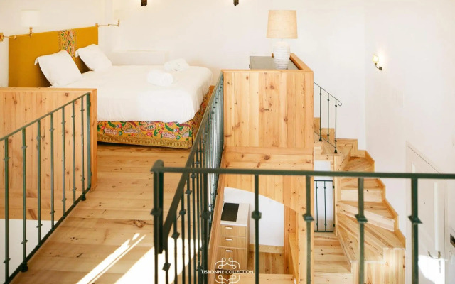 Alfama Deluxe Duplex 53 by Lisbonne Collection