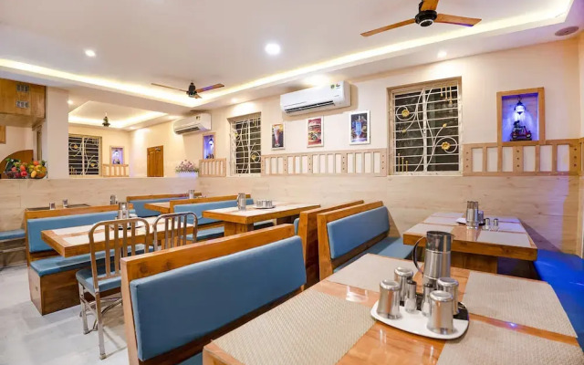 Fabhotel Wooden Park
