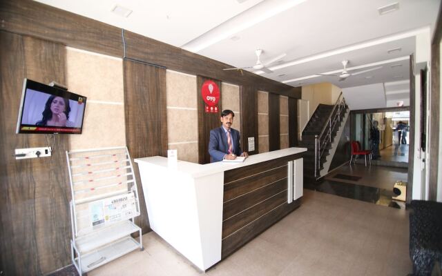 OYO Flagship 8173 Hotel Singh Palace