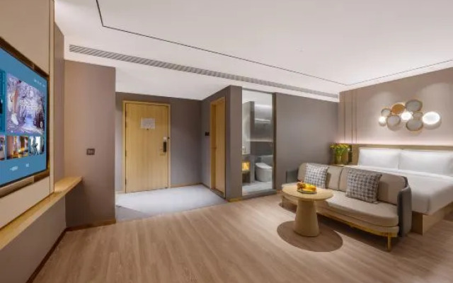 Orange Hotel (Wuhan Hankou Station Fanhai CBD Store)