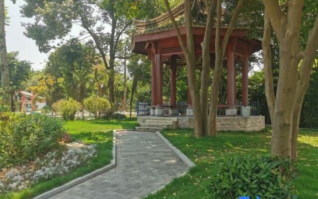 Rongchang Riel High-tech Hotel