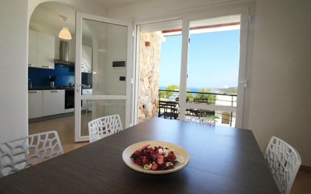 Gregoriana Front Beach