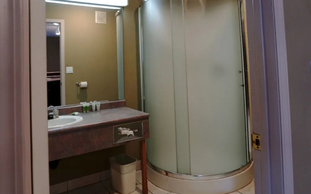 The Ritz Cafe and Motor Inn