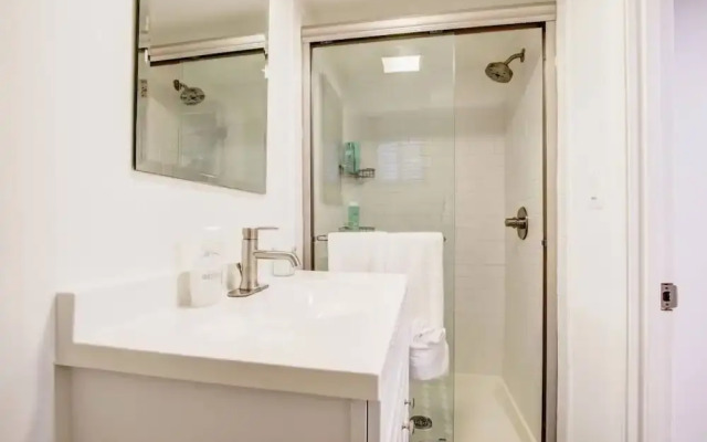 Private Studio in Serene DC Neighborhood