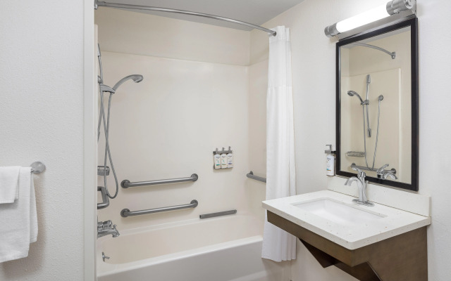 Candlewood Suites Omaha Airport by IHG