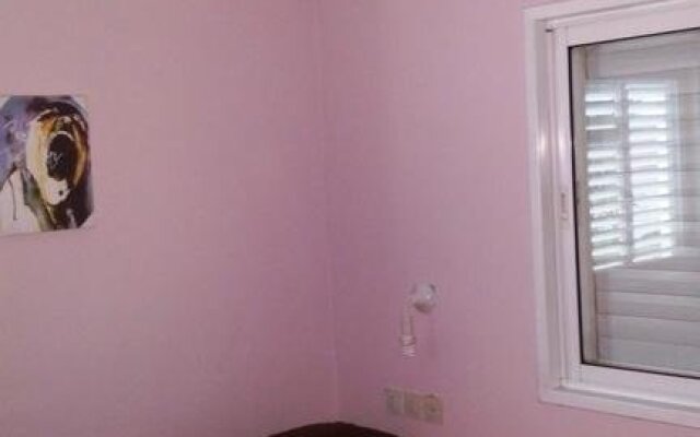 Chen's Holiday Home: Women Only