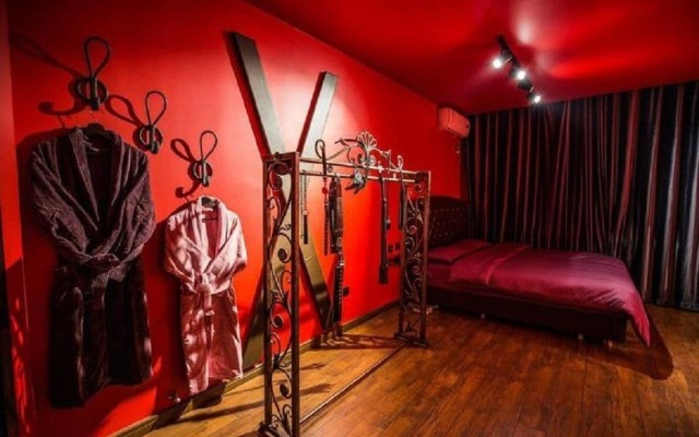 Crosme Theme Hotel