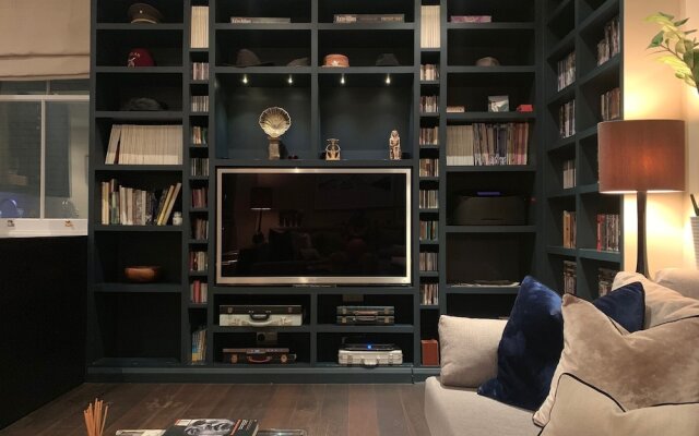 Charming and Full Of Character Apartment