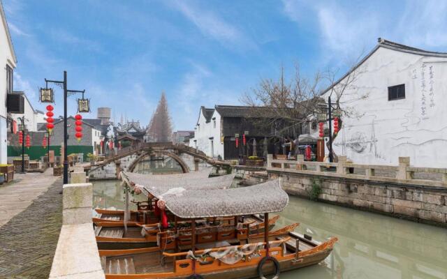 Huzhou Wealth Hotel