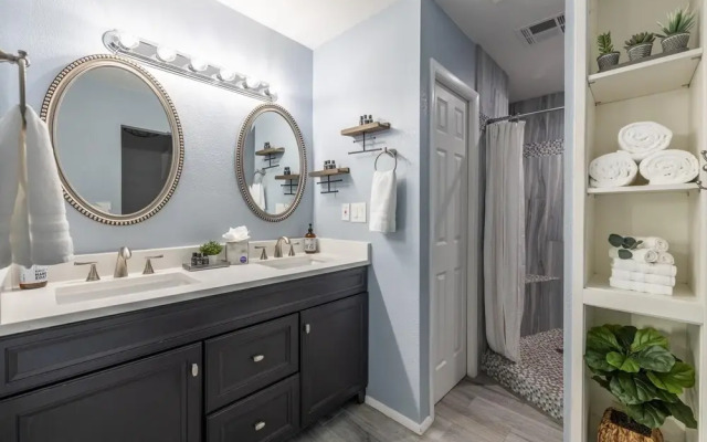 Chandler Galveston 4 Bedroom Home by RedAwning