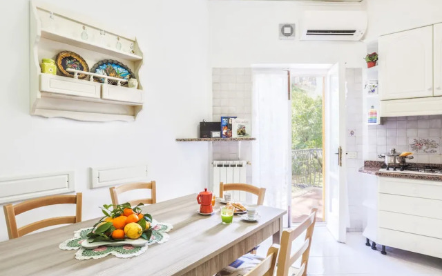 Modern Apartment with Terrace, Swimming Pool&Tennis