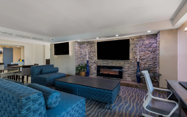 Quality Inn & Suites Airport
