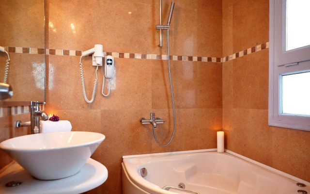 Orizontes Hotel Santorini