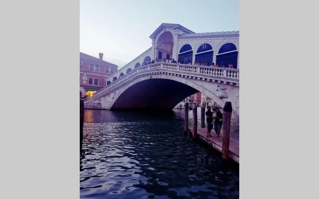 Large Top 3 Rooms Flat Central Rialto
