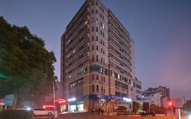 Yucai Business Hotel