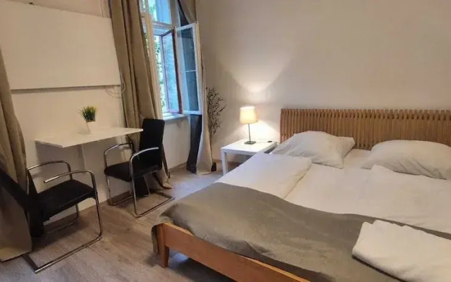 Charming 1BR Apt Near Central Vienna