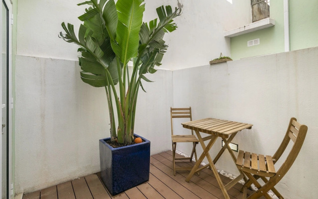 Chic 1-Bed W/ Patio Perfect To Explore Lisbon