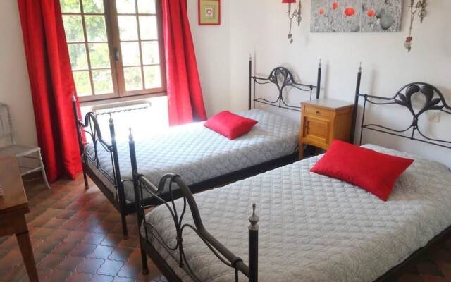 Eaux Vives - Belle Villa De Vacances Dans Un Domaine Privée Du Haut Var