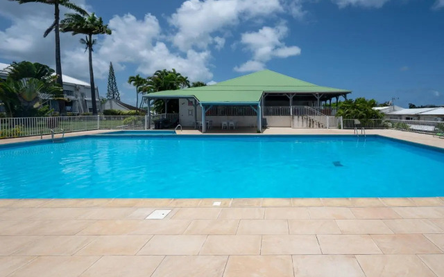Studio, Piscine Et Vue Mer A La Marina