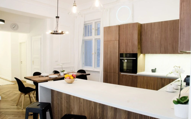 Luxury Apartment by Hi5 - FehÃ©rhajÃ³ Suite