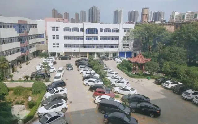 7Days Inn Hotel (Zhoukou Wuyi Square City Central Hospital)