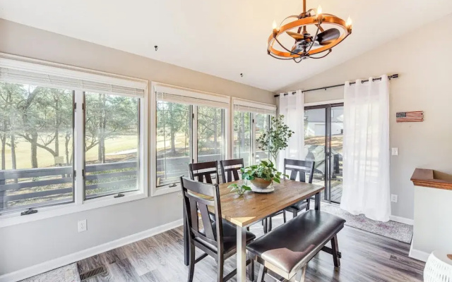 Pinehurst Home: Fire Pit, BBQ + Golf Course View!