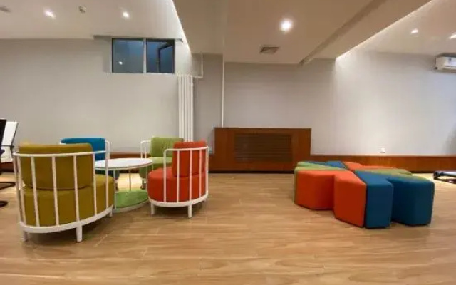 Jintai Home (Jianguomen Subway StationBeijing Railway Station)