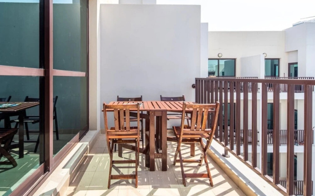 Regal 1BR Apartment With Tranquil Settings in Jvc!