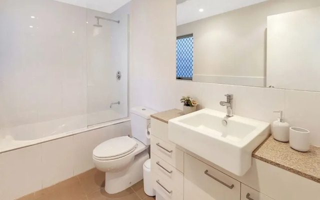 Stunning Ground Floor City Apartment 104