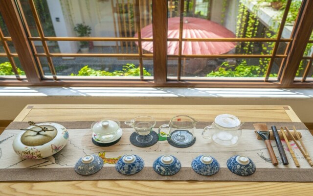 Floral Hotel · Rushuang Courtyard Lijiang