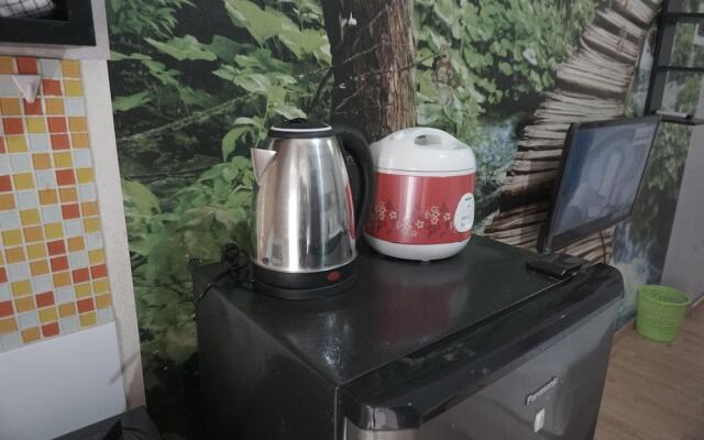 Warm And Cozy Stay Studio Green Bay Pluit Apartment