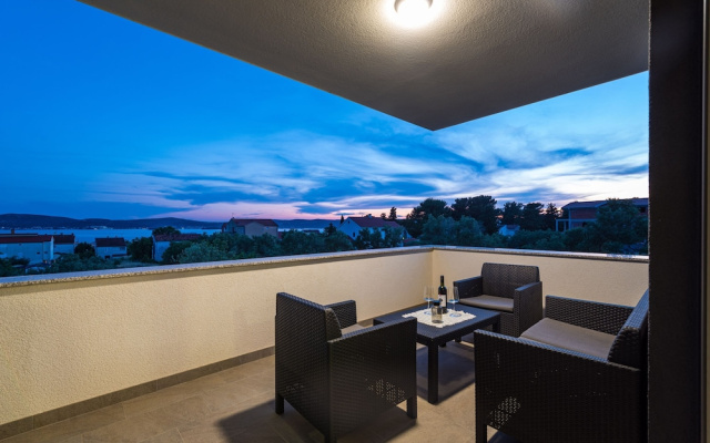 Apartment Vista Mare 1 With Heated Pool