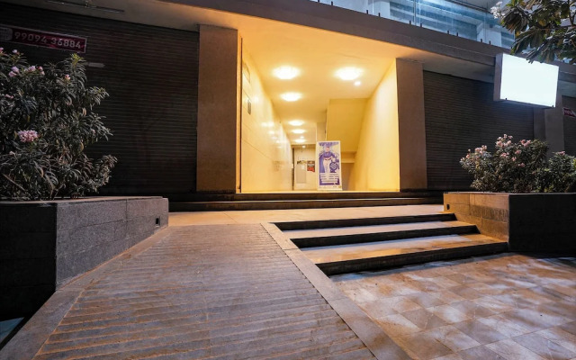 FabHotel The Vibrant - Nr. Tapovan Circle