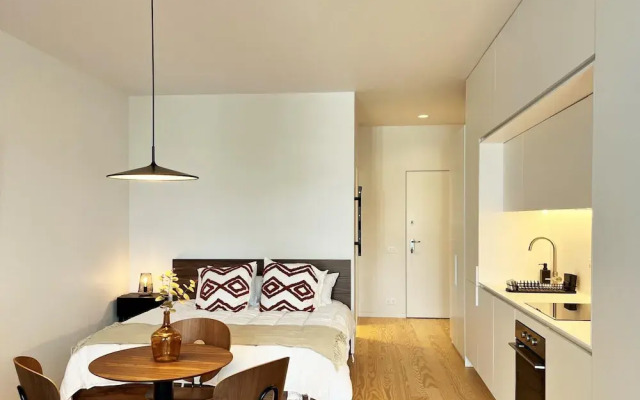 Nomad s Lux - 1bdr Almada Cool